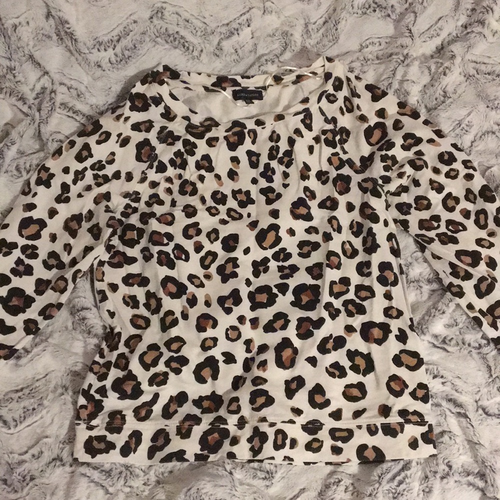 Long sleeve leopard print top